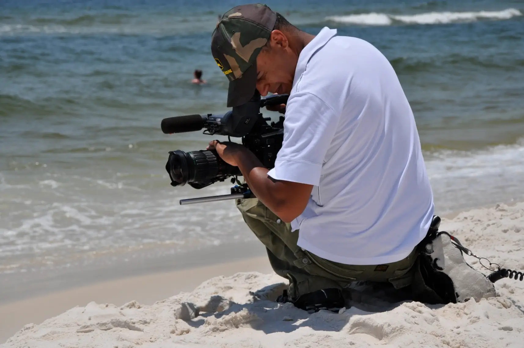 EB kameramann kamerateam muenchen black at white media tv produktion beach