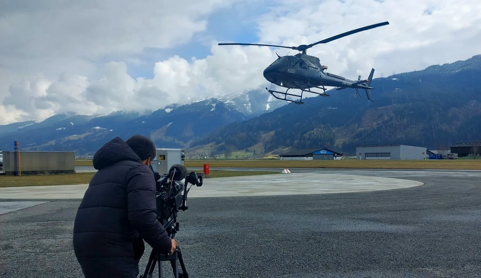 EB-Kamerateam München filmt Helicopter beim Start