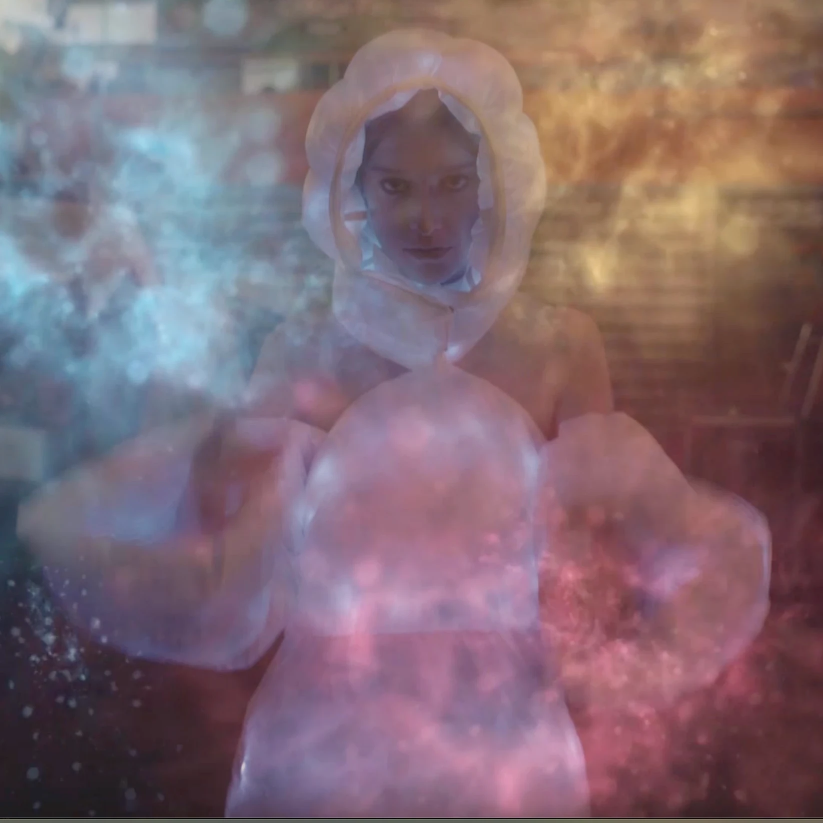 Creative fashion videoproduktion with visual effects by professional camera crew and ENG Team Munich.